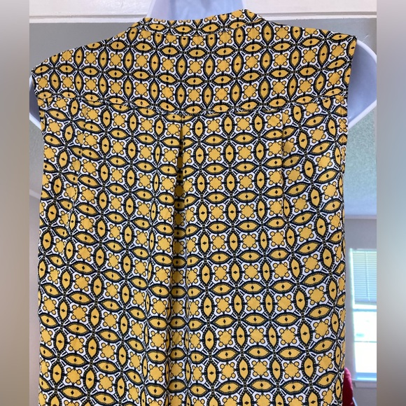 Banana Republic Blouse Size Small - Picture 2 of 4